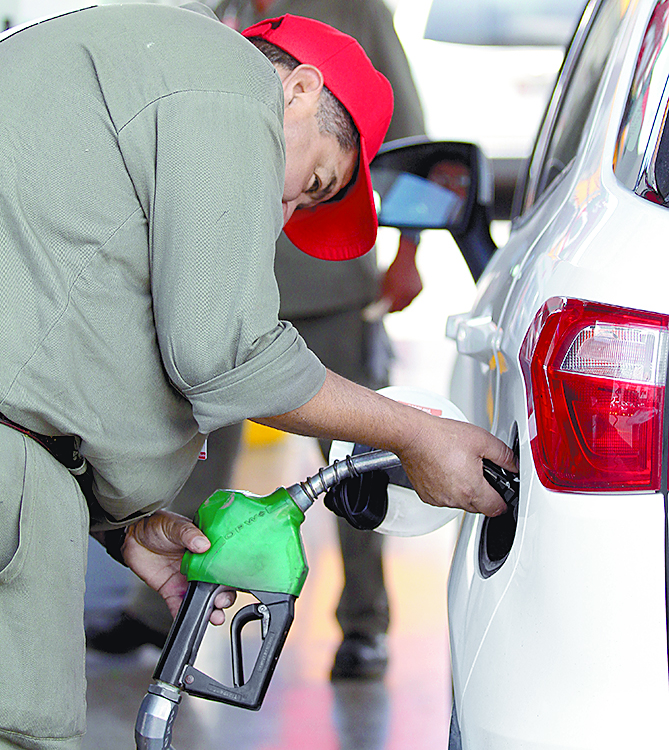 Critica Morena nuevos aumentos a gasolina y desel