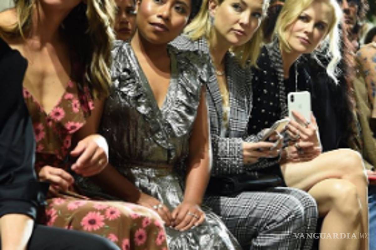 $!Yalitza Aparicio enamora en desfile de Michael Kors