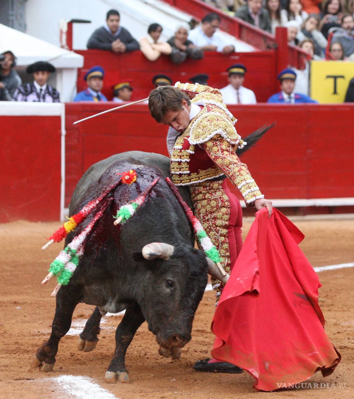 $!Dos orejas de maestro; triunfa el Juli la Plaza México