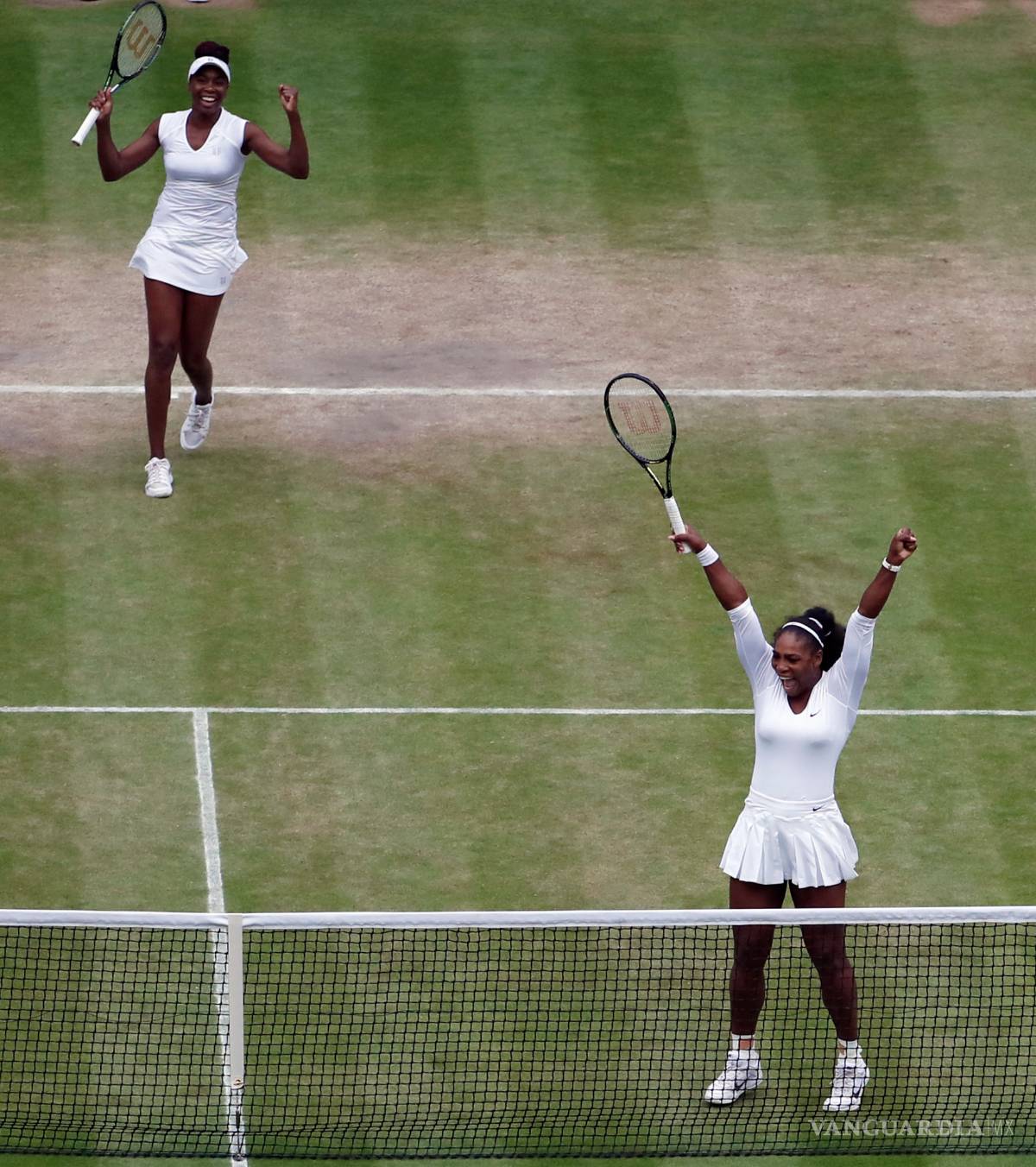 $!Serena también se corona en dobles al lado de Venus