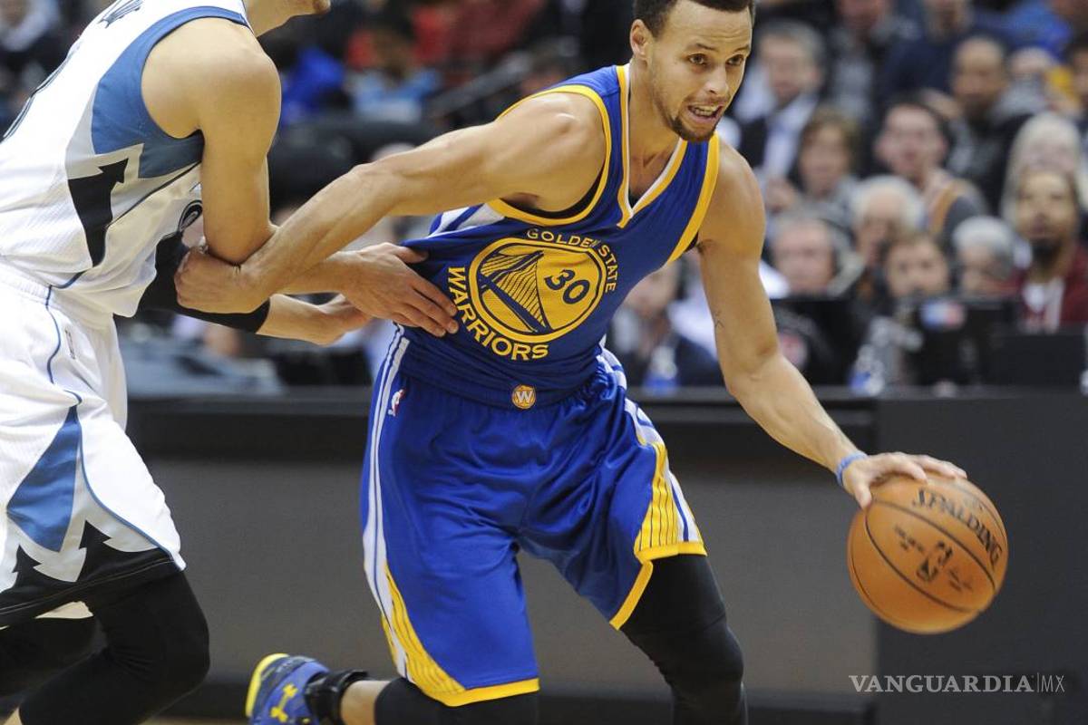 Curry y Warriors establecen mejor marca de equipo