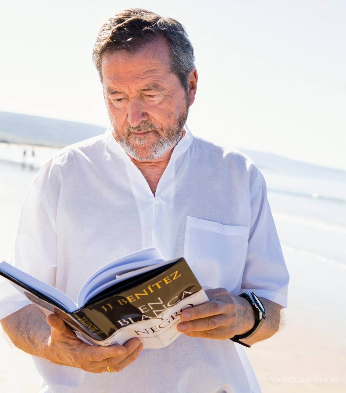 $!J.J. Benítez habla con EFE Reportaje de su nuevo libro, En Blanca y negro.