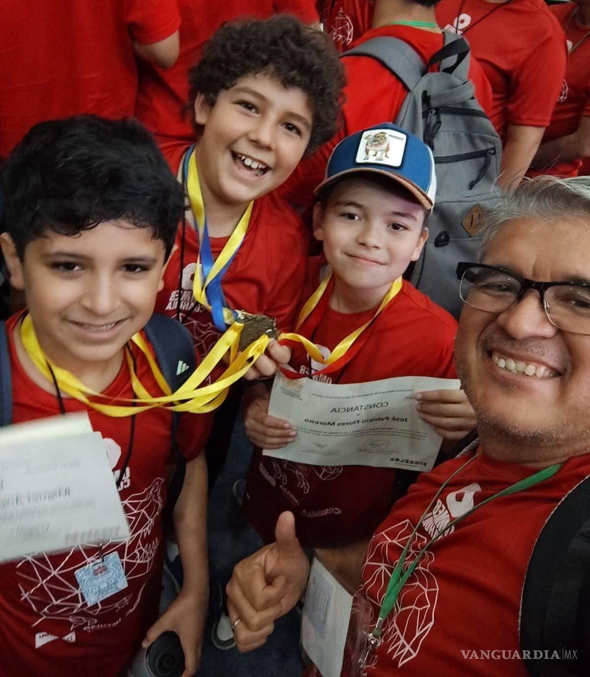$!Miguel Ángel Hernández, Alexis Robledo y José Patricio Flores superaron distintas etapas nacionales para obtener su lugar en la competencia internacional.