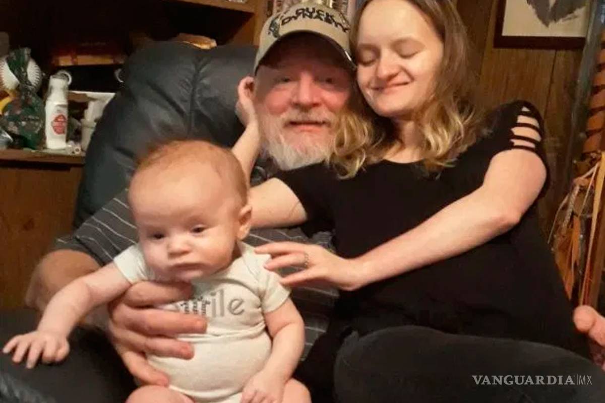 $!Parece de 15 años, pero tiene 27, ¡y su novio tiene 54!