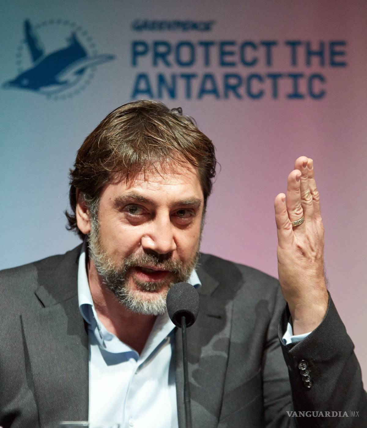 $!Promueve Bardem en Berlín protección del fondo marino de la Antártida