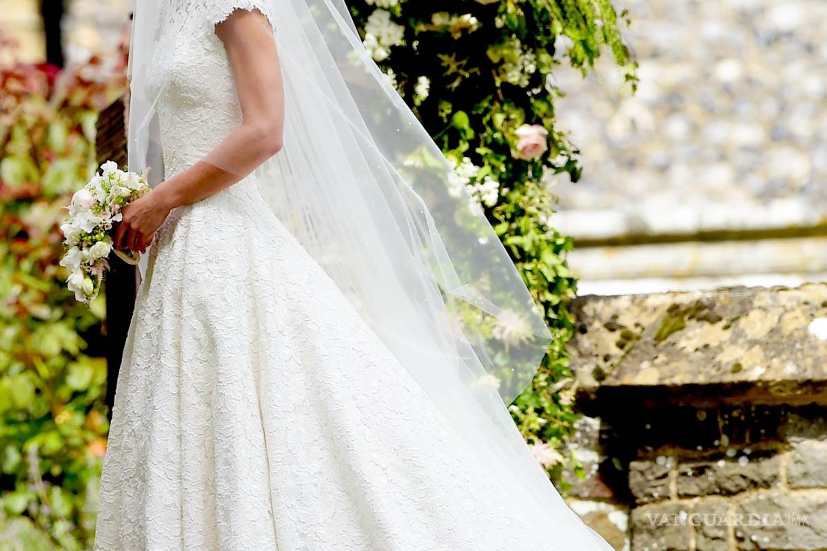 Pippa Middleton se casa con el empresario James Matthews en 'una boda casi real'