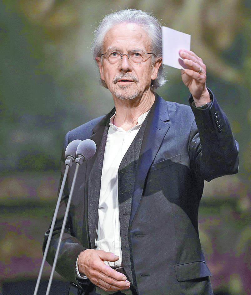 Academia Sueca defiende a Peter Handke