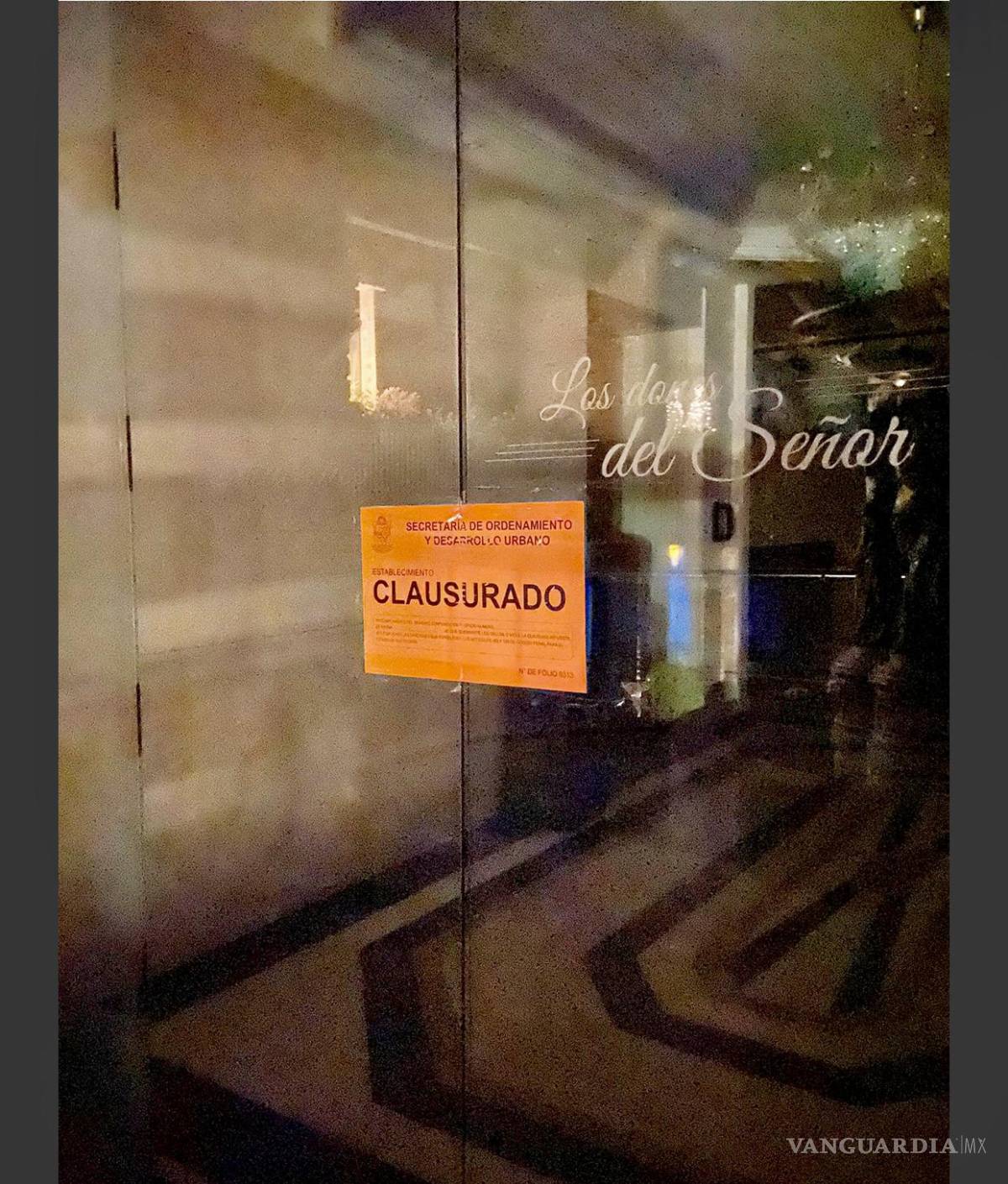 $!Esta es la puerta del salón clausurado en Sept. 2021 por el alcalde Miguel Treviño.