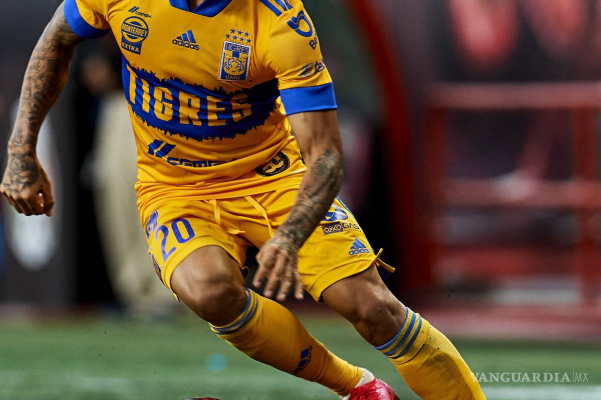 Javier Aquino sufre esguince y es duda para Clásico Regio