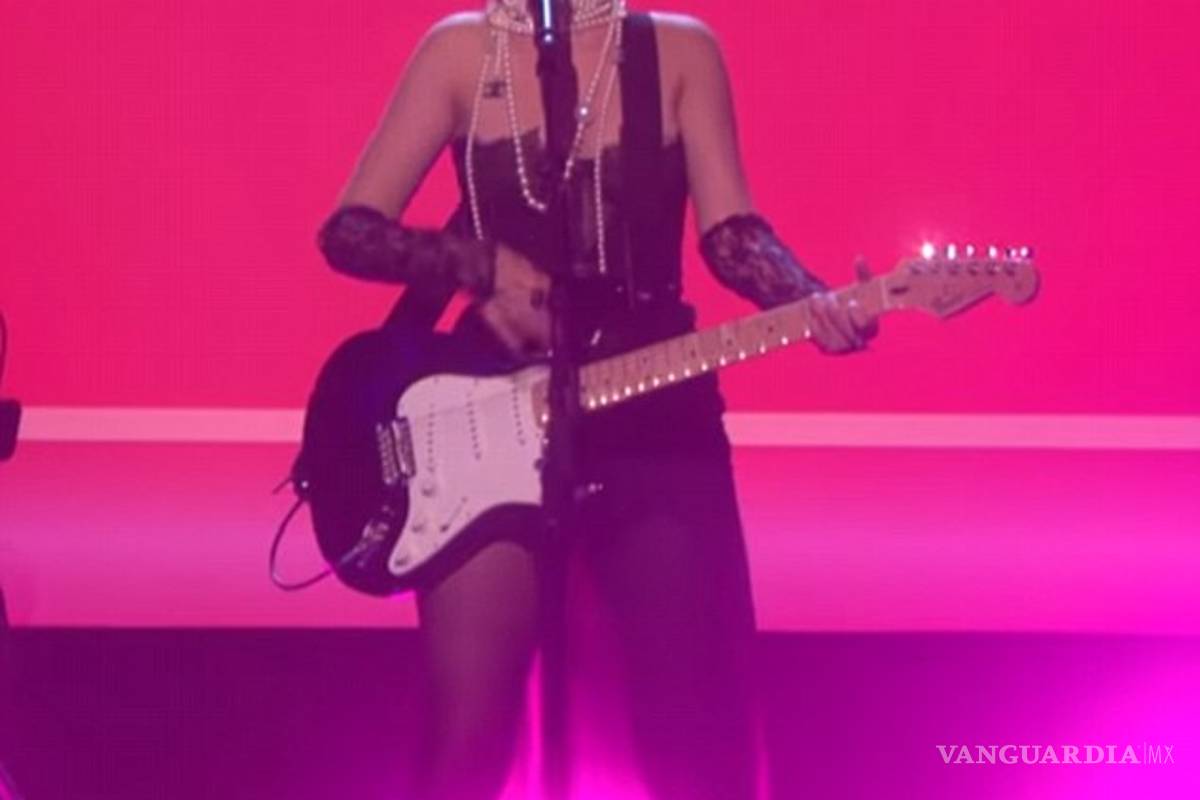 Acusan a Camila Cabello de falsa