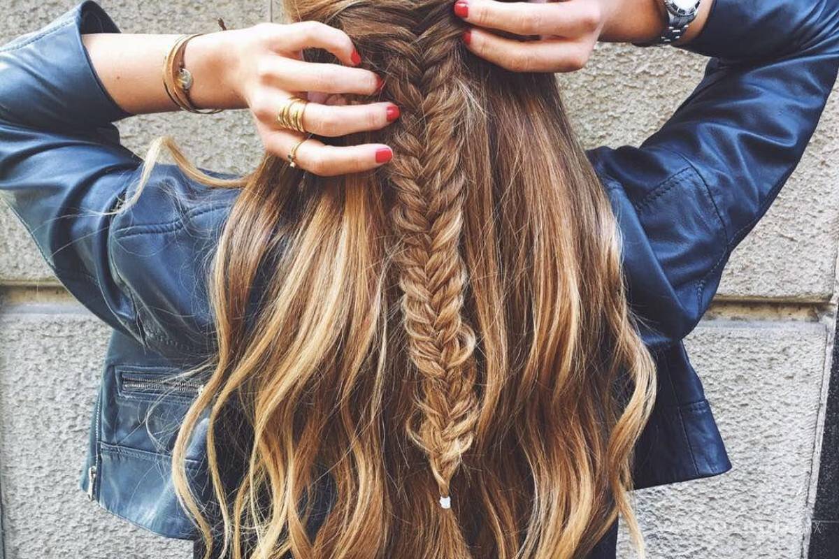 $!Media cola con trenza.