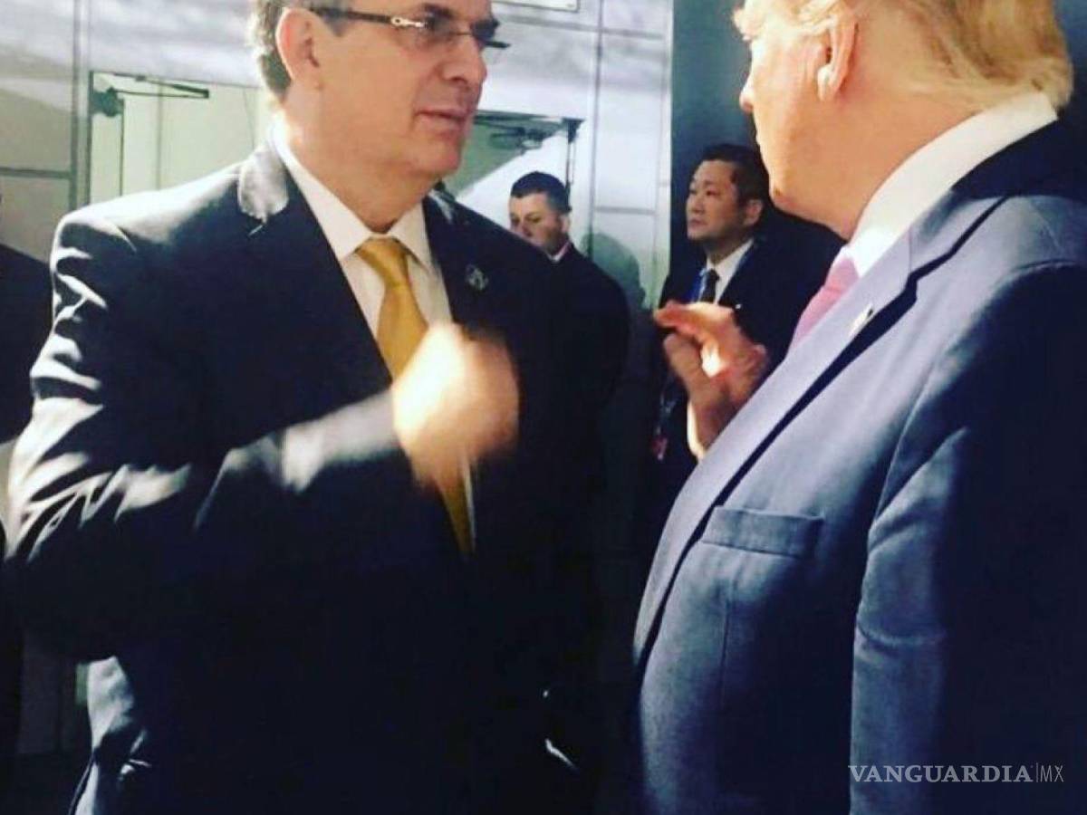 $!Marcelo Ebrad, secretario de Relaciones Exteriores y Donald Trump, presidente estadounidense, se saludaron en el marco de la cumbre del G20.