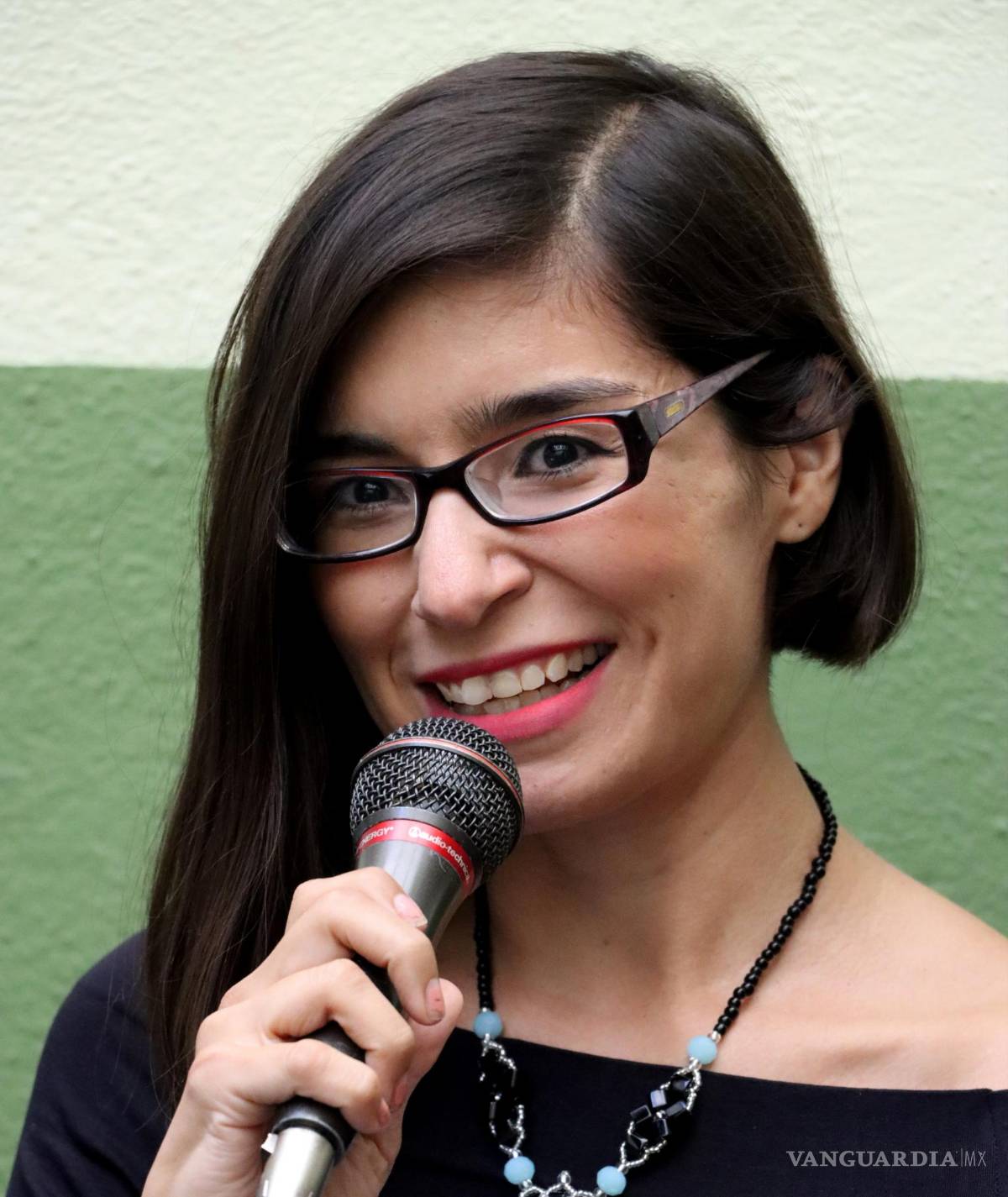 $!‘Al sur de la literatura’: Eugenia Flores Soria presenta libro de ensayos sobre ‘los otros’