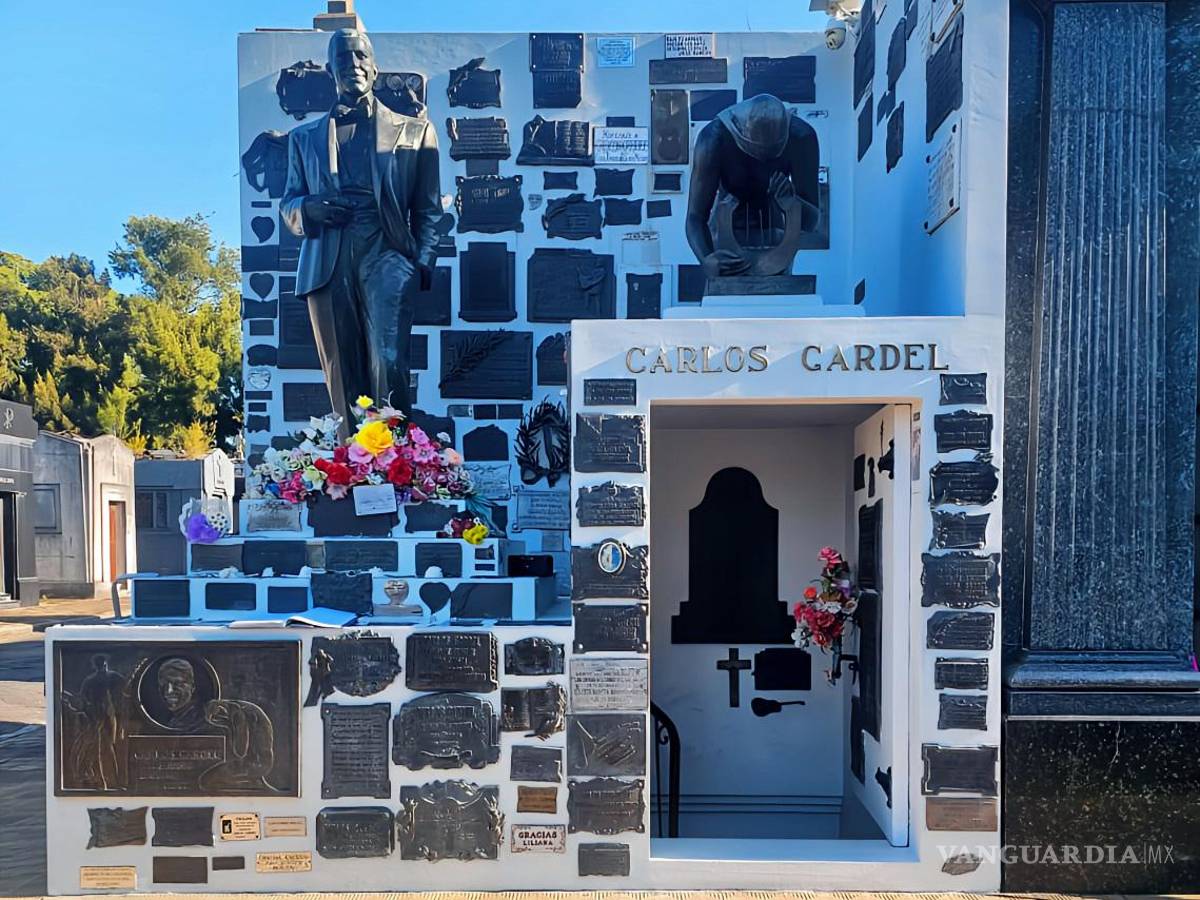 $!Mausoleo de Carlos Gardel.