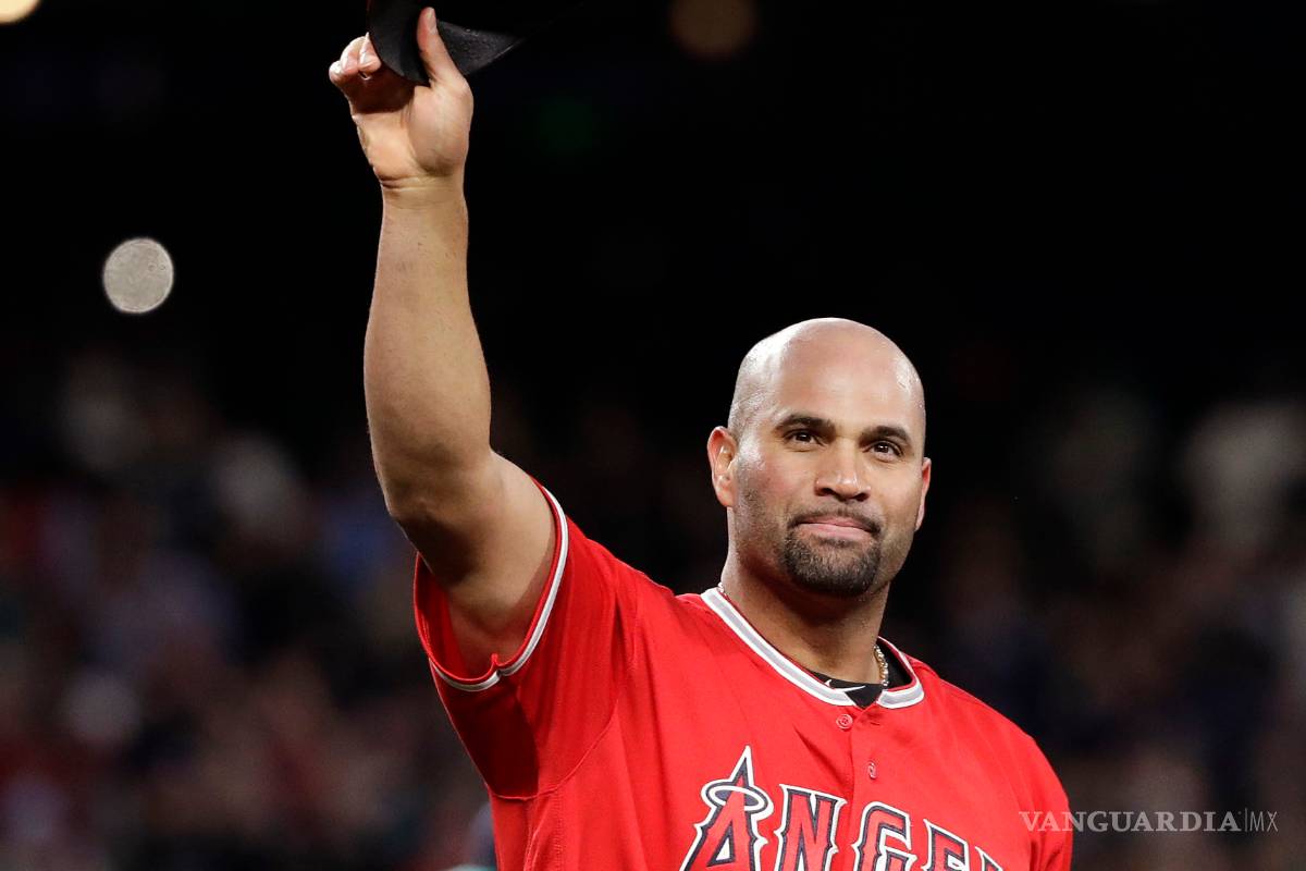 Albert Pujols pasa a la historia, conecta el hit 3 mil en su carrera
