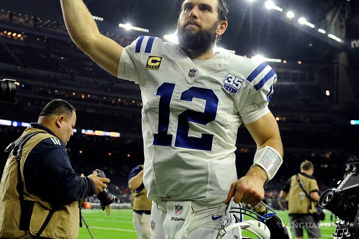 La 'suerte' de Luck y su buen juego guían a los Colts a la Ronda Divisional