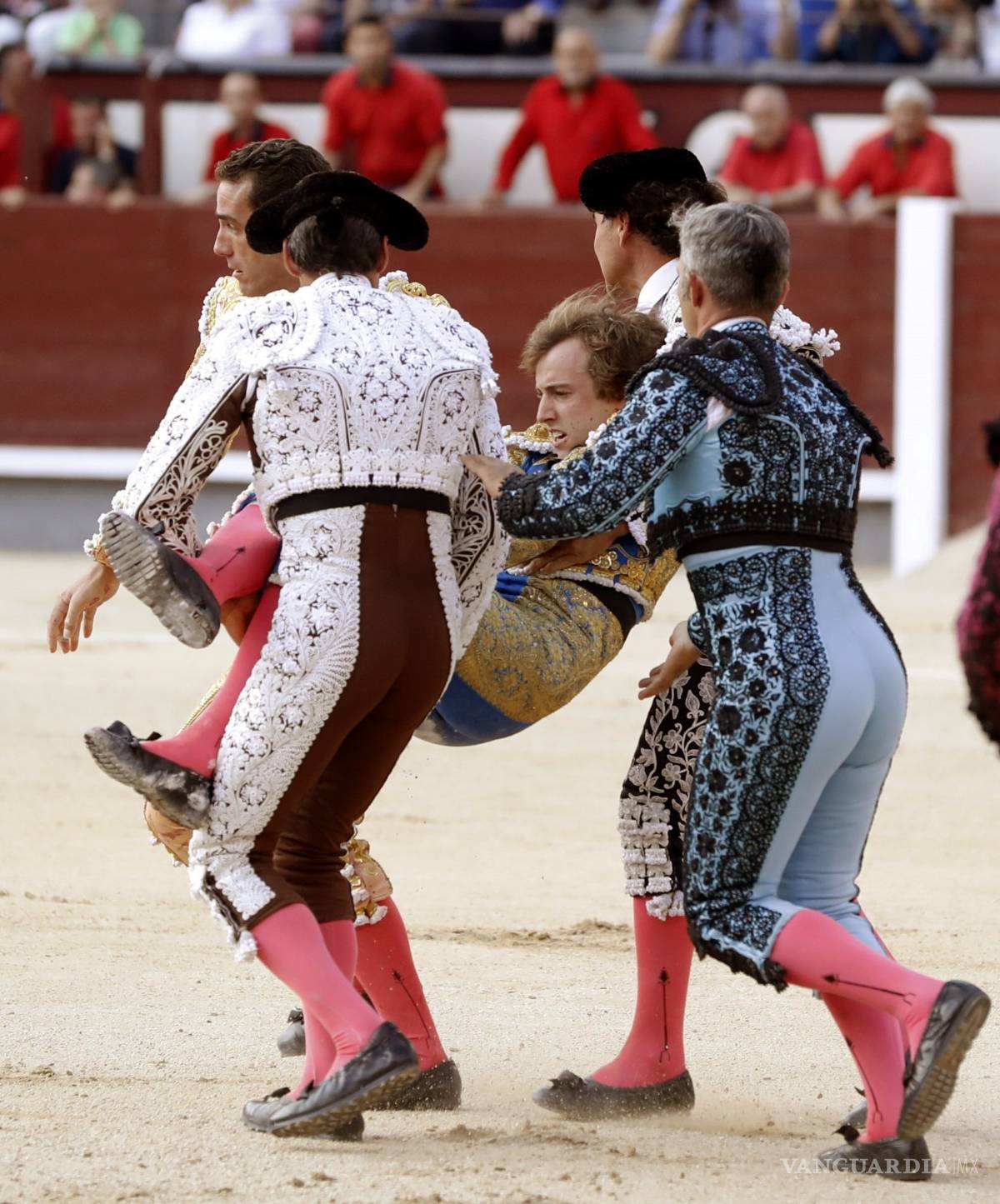 $!"Pensaba que me moría”, dice el torero español Román Collado