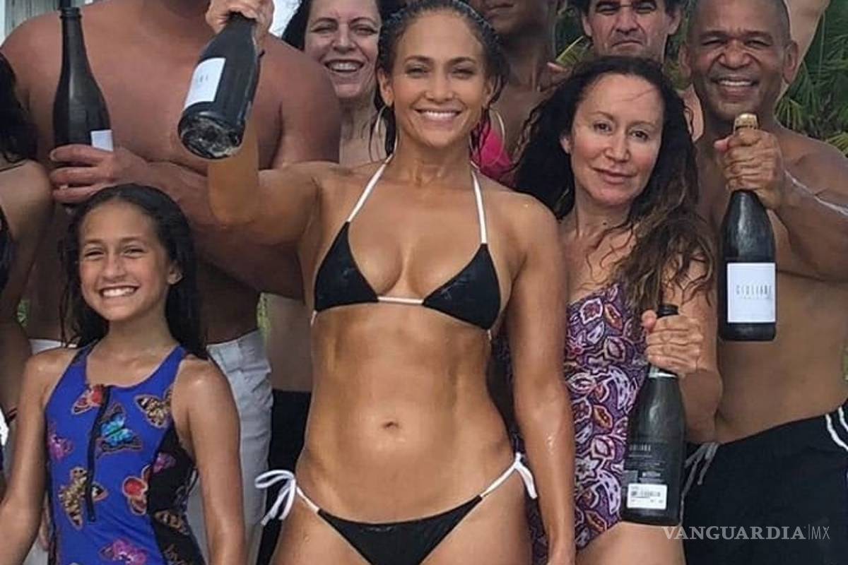 Mejor que una veinteañera: Así se ve Jennifer López a los 49