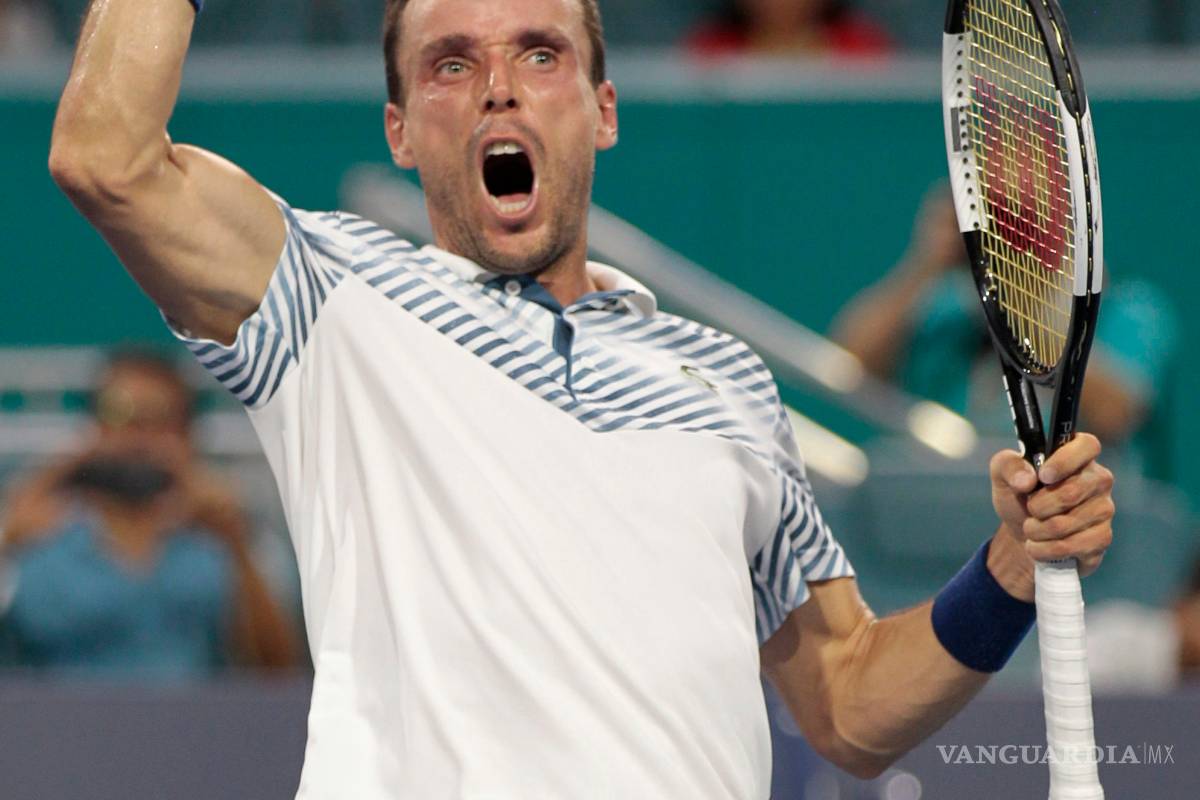 $!Roberto Bautista le da 'guillotinazo' a Novak Djokovic en el Miami Open