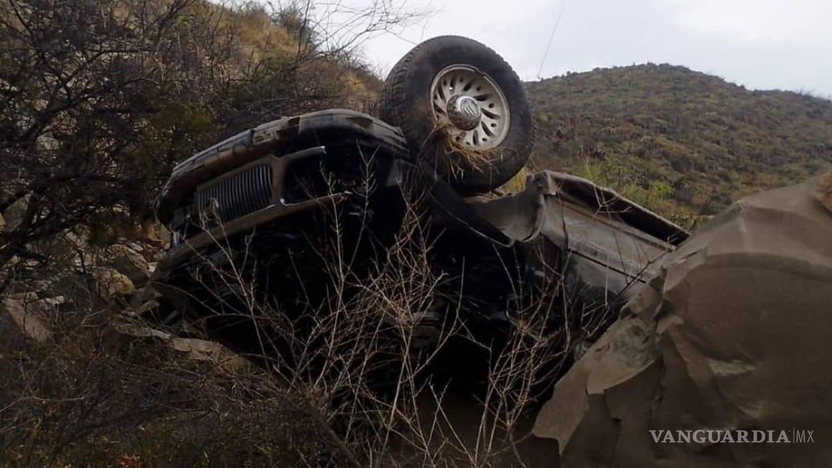 Muere mujer tras caer a un barranco, en la carretera Saltillo-Monclova