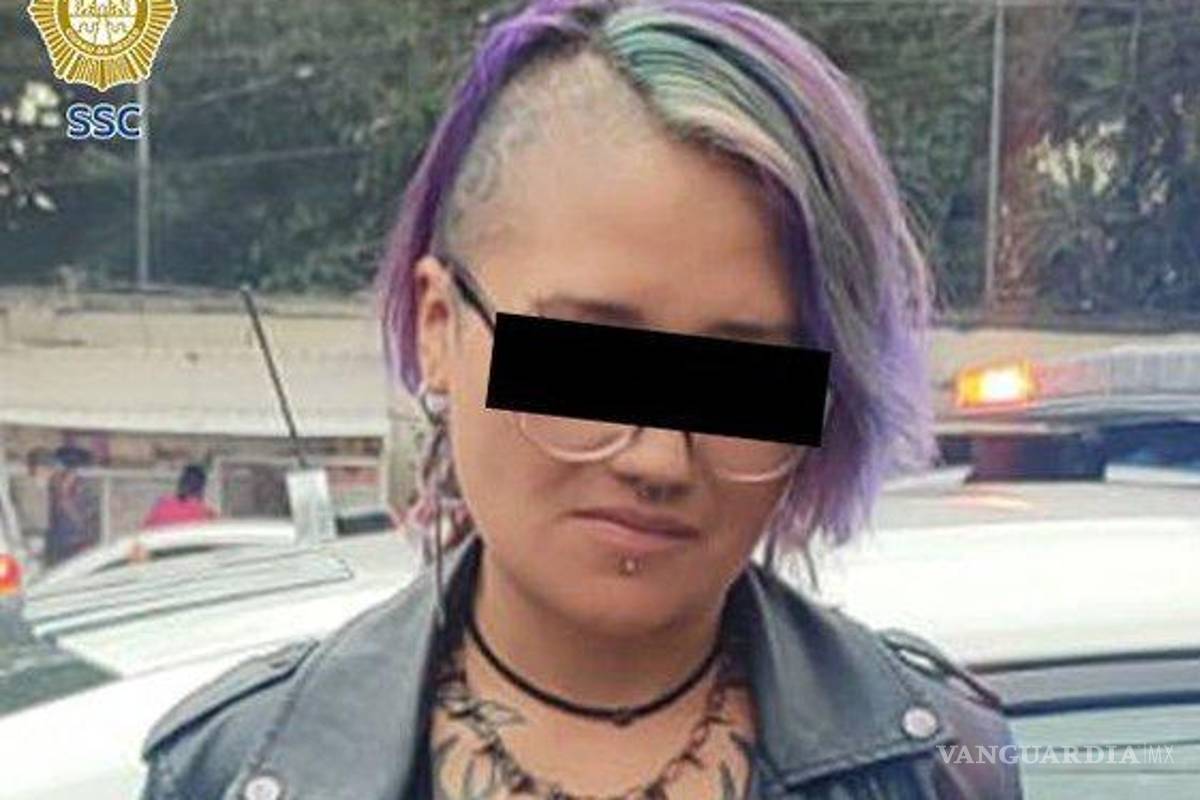 $!Arrestan a ‘Lady Patadas’ tras agresión contra policía de la SSC en Ciudad de México (videos)