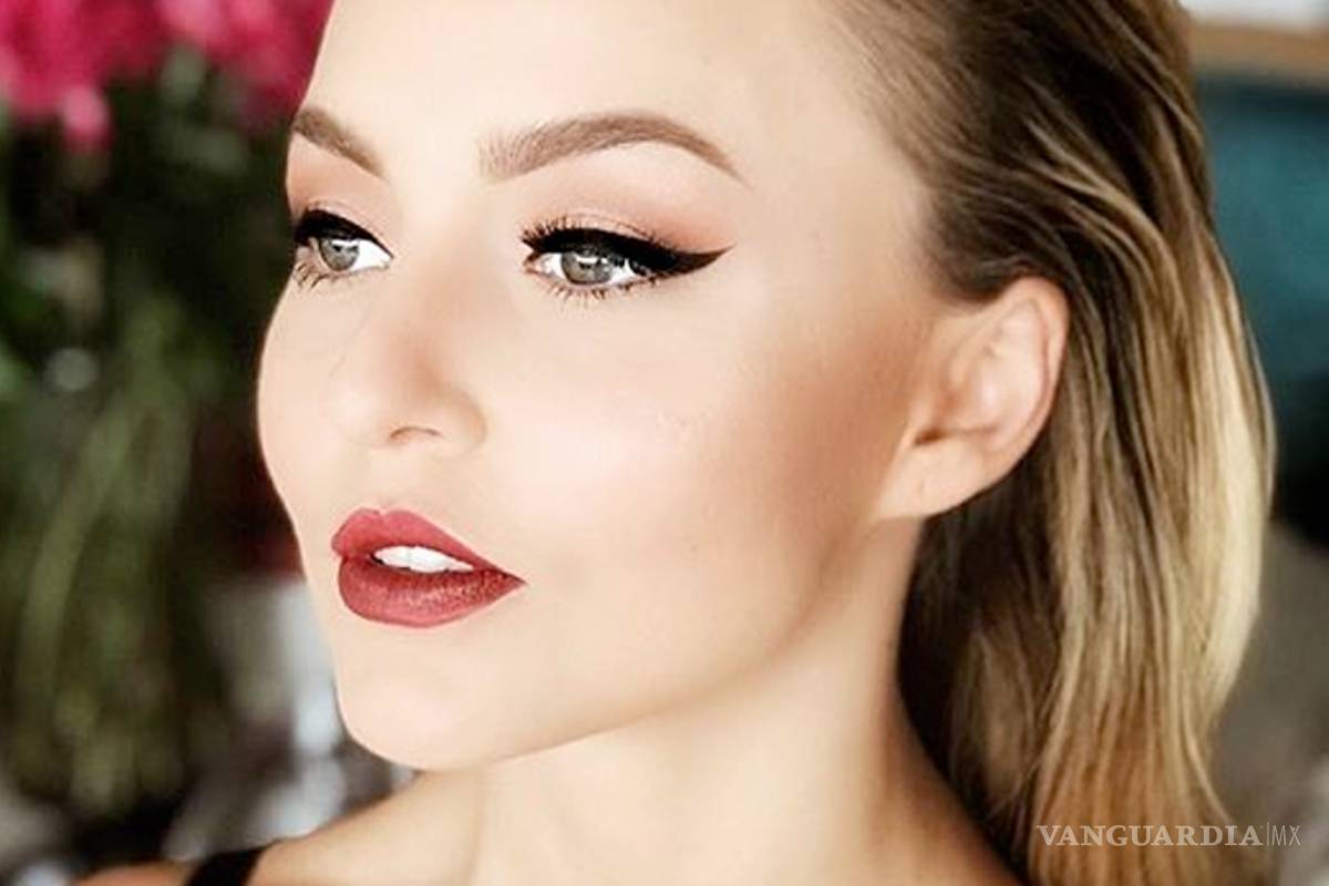 A Angelique Boyer ‘le llueve’ cerveza en su coronación