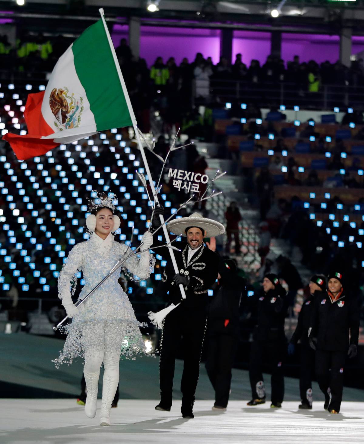 $!Al ritmo de "Gangnam Style" México desfila en Pyeongchang