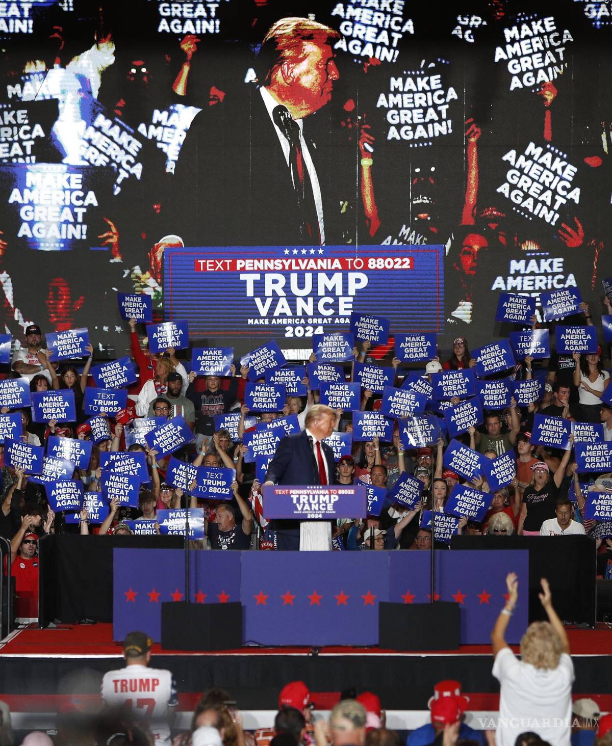 $!La retórica xenofóbica del expresidente y candidato republicano Donald Trump acaparó parte del discurso, migrantes y líderes comunitarios en Washington.