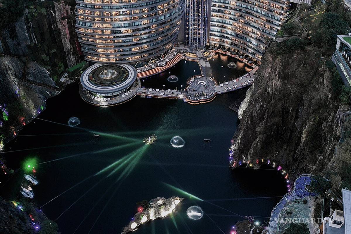 $!Shimao Wonderland, un majestuoso hotel que no fue construido hacia arriba, sino hacia abajo