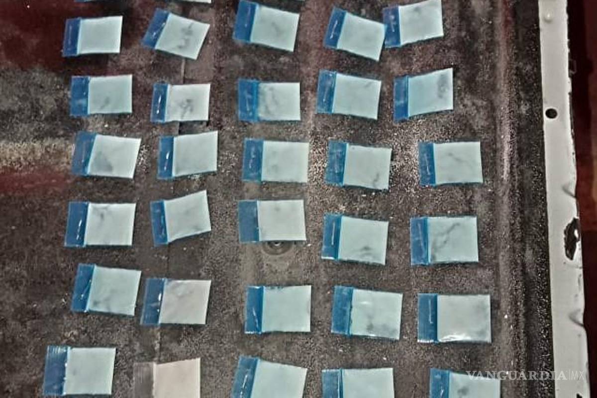 Caen cuatro jóvenes en posesión de drogas en el centro de Monterrey