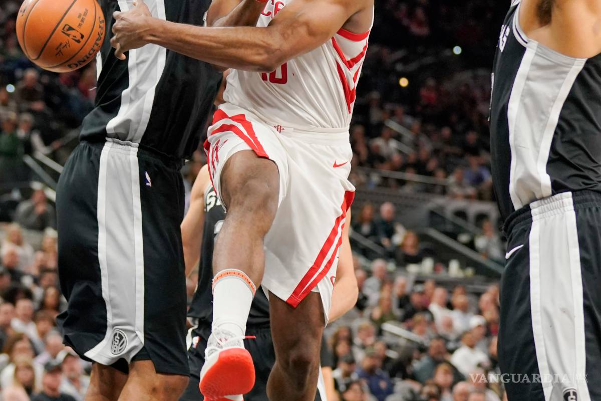 James Harden la sigue 'rompiendo', suma 7 juegos anotando más de 20 puntos