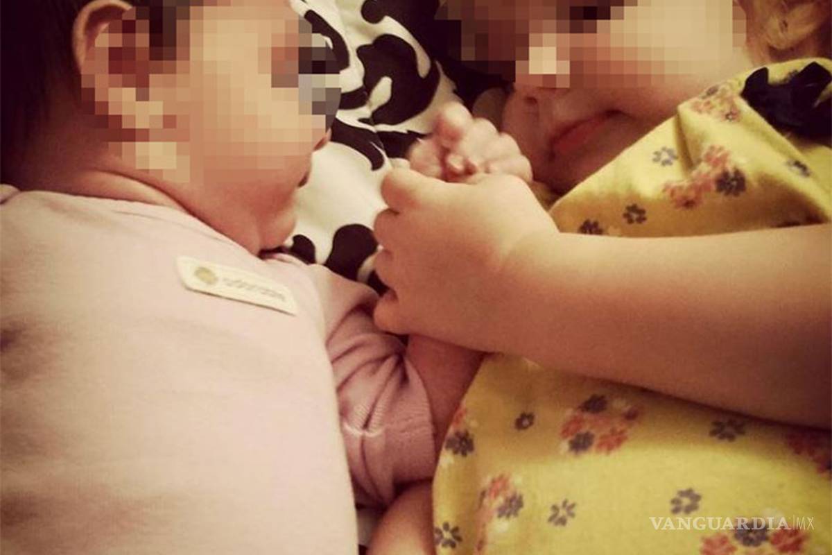 Mueren 2 bebés tras pasar 15 horas en auto; la mamá andaba de parranda