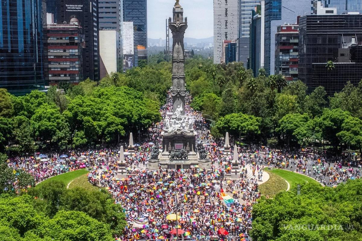 Marcha LGBT+ culmina con éxito en la Ciudad de México