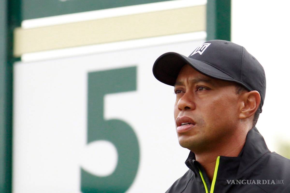 Tiger Woods sigue en picada; se baja del PGA Championship