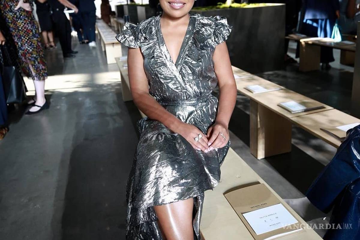 $!Yalitza Aparicio enamora en desfile de Michael Kors