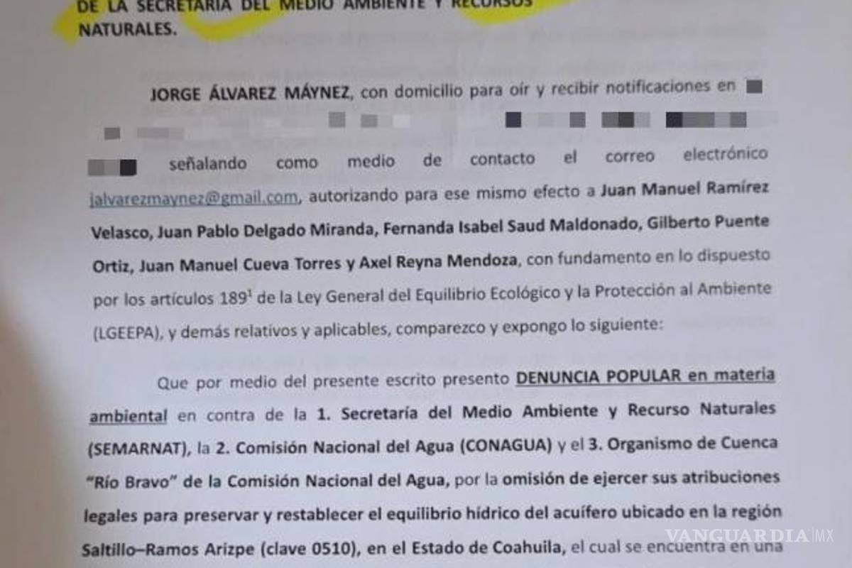 $!Álvarez Maynez señaló que existen 1,190 concesiones vigentes en la región y que, pese a que la Conagua reconoció en 2024 la sobreexplotación del acuífero, las concesiones continúan en aumento.