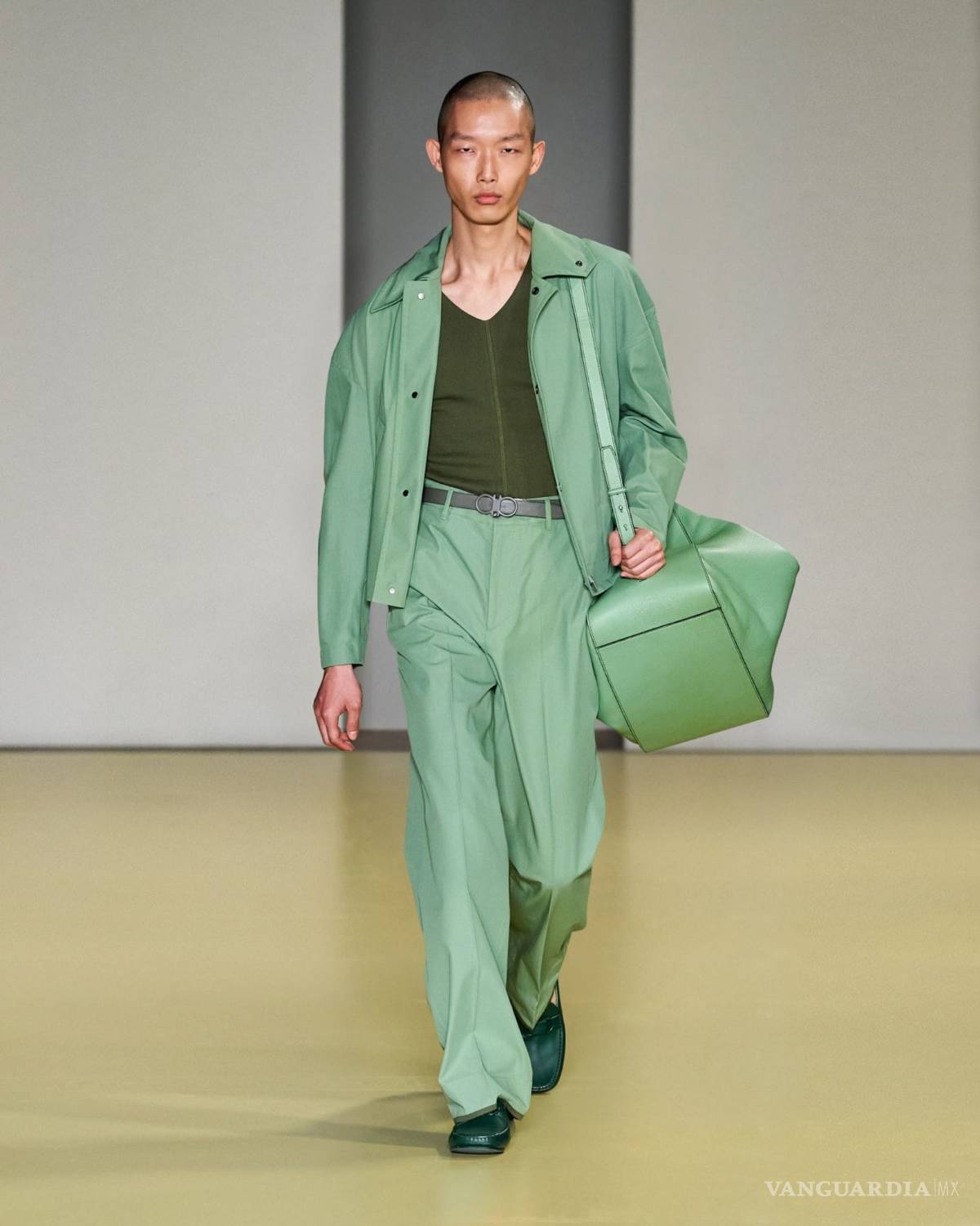 $!Ferragamo presenta colección Primavera-Verano 'intrigante', inspirada en el cine de Alfred Hitchcock (VIDEO)