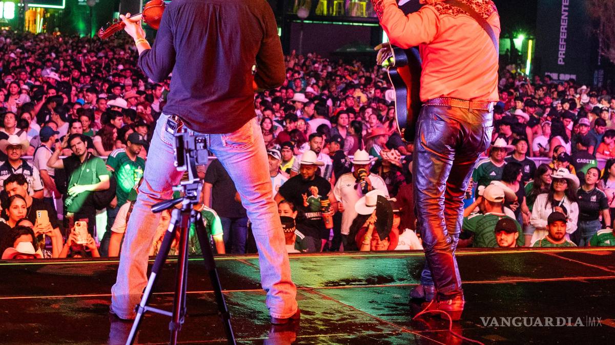 El Fan Fest vibra al compás de Payaso de Rodeo en Nuevo León