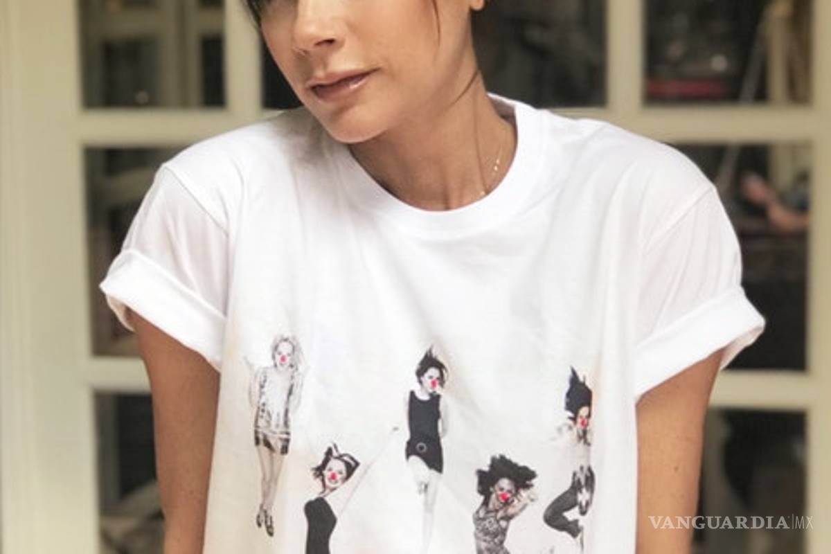 La camiseta que todas las fans de las Spice Girls van a querer, ¡y la diseñó Victoria Beckham!