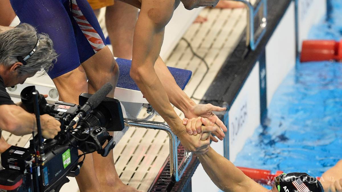 Te explicamos la razón de las extrañas marcas que tiene Michael Phelps en su cuerpo