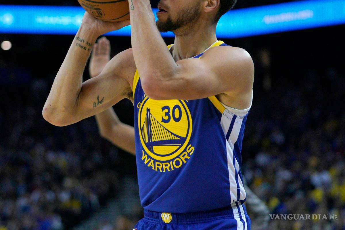 Los Warriors de Golden State son campeones divisionales tras humillar a los Hornets de Charlotte