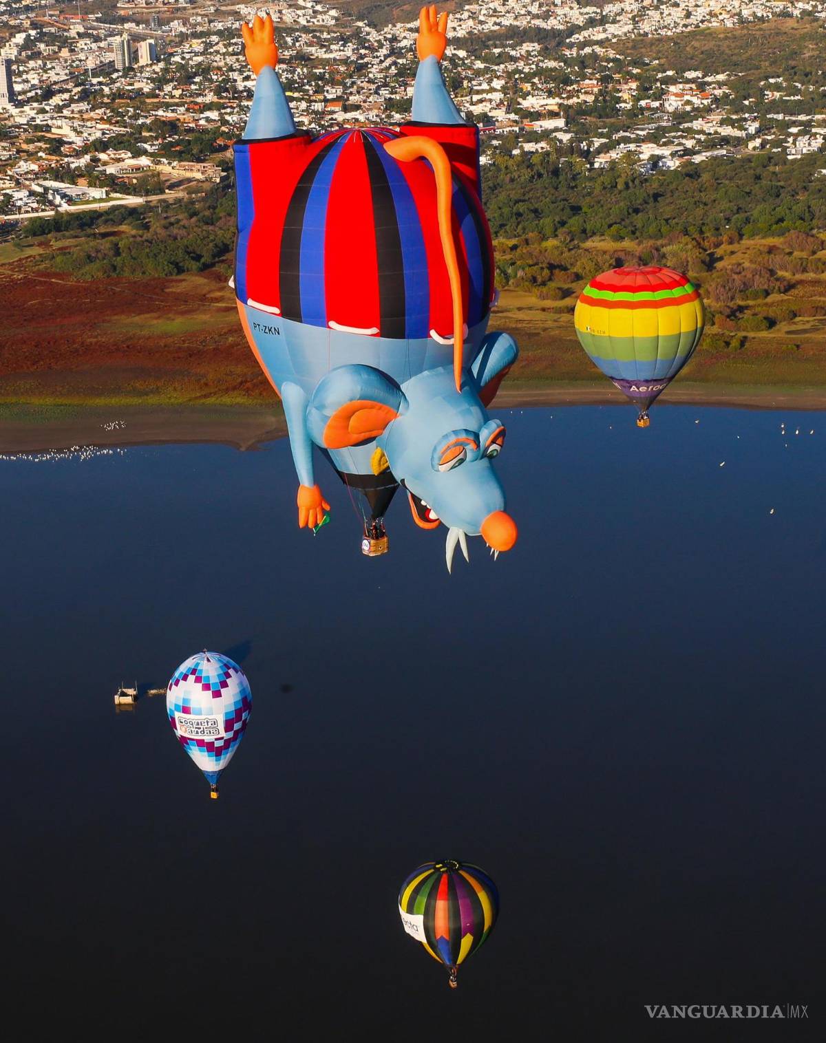 $!Los organizadores esperan una asistencia de 400,000 personas al festival durante los cuatro días que dura este evento.