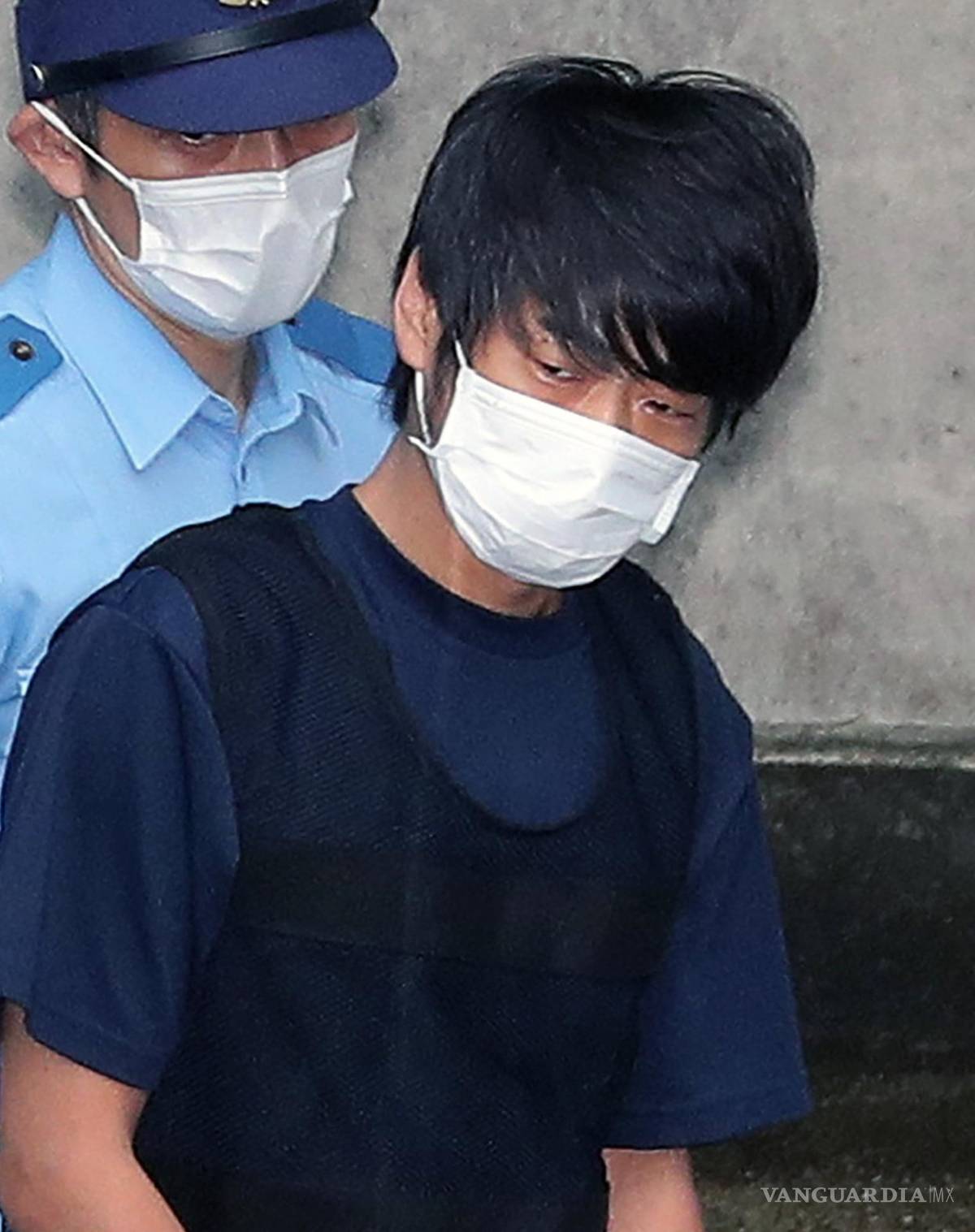 $!NARA (Japan), 21/01/2026.- Tetsuya Yamagami is escorted at the Nara Nishi Police Station in Nara Prefecture in Nara, western Japan, 10 July 2022 (issued 21 January 2026). Tetsuya Yamagami, who was charged with the murder of former Prime Minister Shinzo Abe in 2022, was sentenced to life imprisonment. (Japón) EFE/EPA/JIJI PRESS JAPAN OUT EDITORIAL USE ONLY/