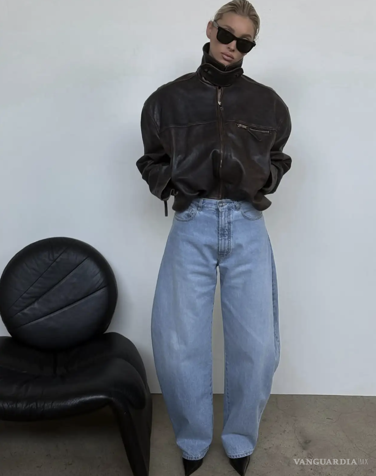 $!BContrario a lo que muchas creen, el pantalón barrel no está prohibido para mujeres bajitas con curvas.