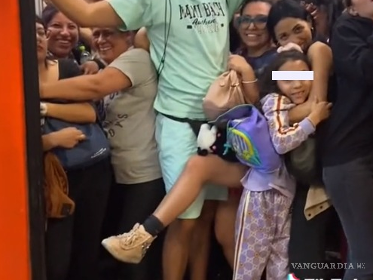 $!Las mujeres que acosaron al extranjero no lo dejaban bajar del vagón exclusivo