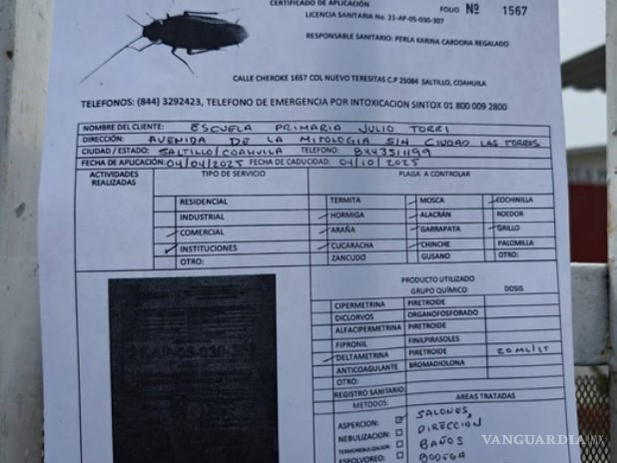 $!El director de la primaria aseguró que la última fumigación se realizó el 4 de abril y continúa vigente; padres exigen pruebas documentales.