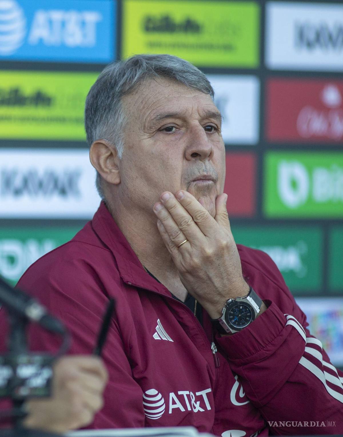$!El entrenador Gerardo Martino del seleccionado mexicano de fútbol participa en una rueda de prensa en Los Ángeles, California.