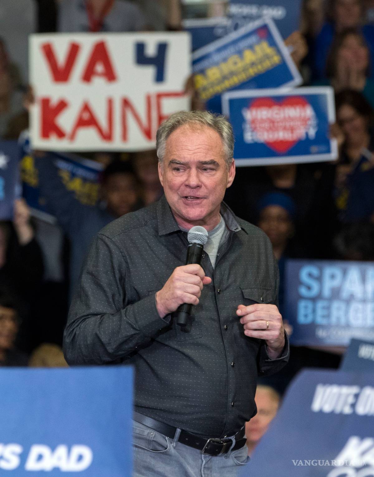 $!Bernie Sanders y Tim Kaine son reelegidos para el Senado de EU
