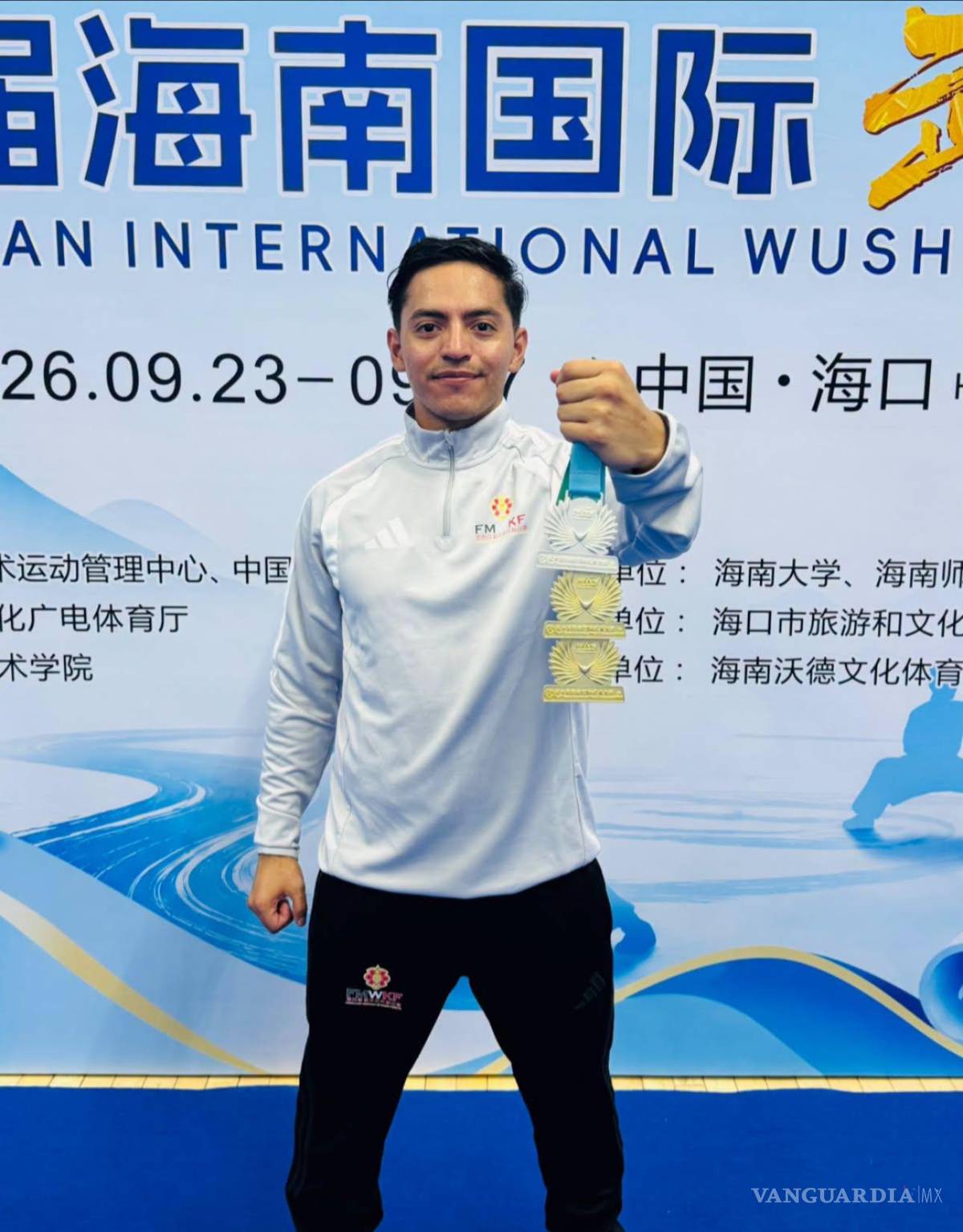 $!El atleta lagunero ganó el oro en las modalidades de manos libres y bastón.