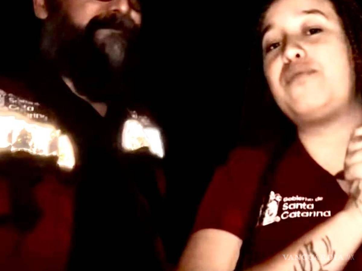 $!La misma enviada del alcalde de Santa Catarina, delatada por sus tatuajes y su camiseta.